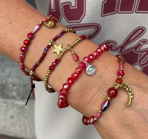 Bracelet minis perles étoile pendante n°264 (Rouge)