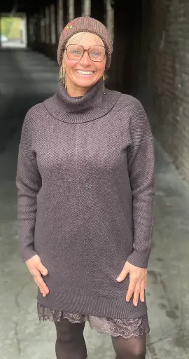Robe col roulé côtelée