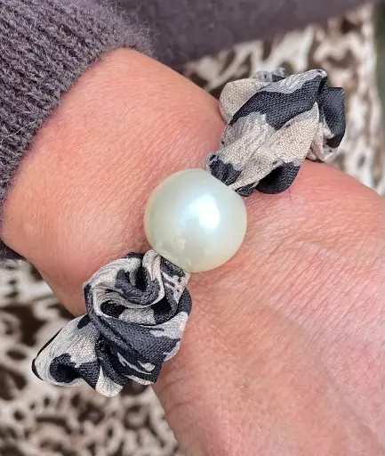 Elastique cheveux/bracelet Léo Boule Froufrou