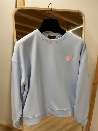 Sweat uni petit coeur