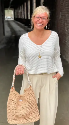 Pull fin ligne dorée