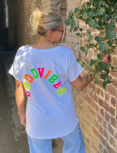 T-shirt Good Vibes Color