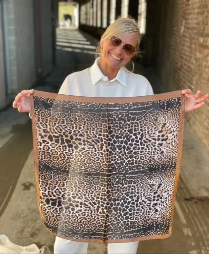 Foulard carré Animals