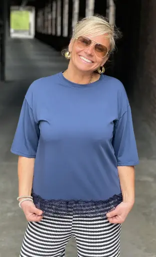 T-shirt bord dentelle