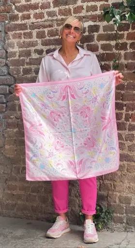 Foulard carré Arabesques