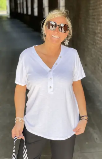 T-shirt v boutons