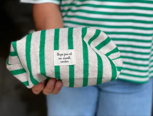 Trousse rayée éponge 