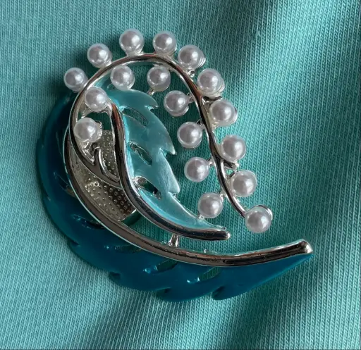 Broche aimant Plume perles
