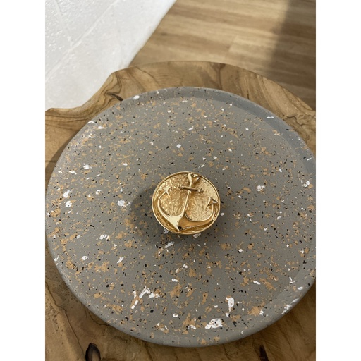Broche aimant ancre relief