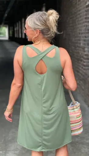 Robe courte dos croisé 