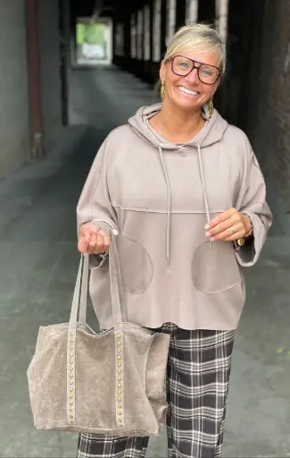 Sweat capuche chauve-souris