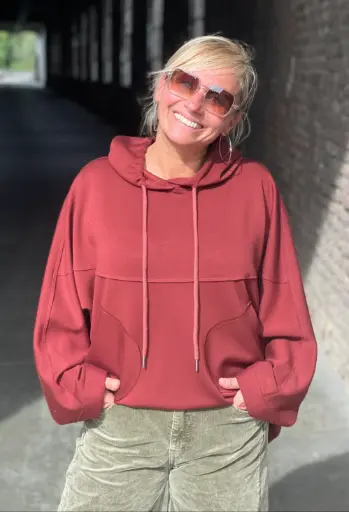 Sweat capuche chauve-souris