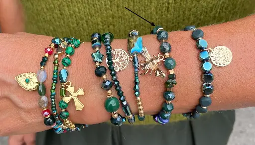 Bracelet abeille pendante n°299 (vert foncé)