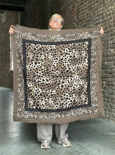 Foulard carré Taches