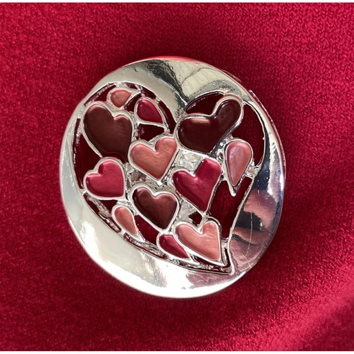 Broche aimant ronde coeurs relief