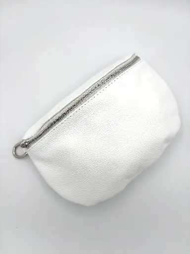 Pochette en cuir graine grand format