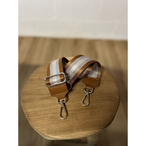 Laniere lignee attaches argentees