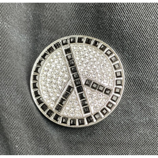Broche aimant peace strass 1