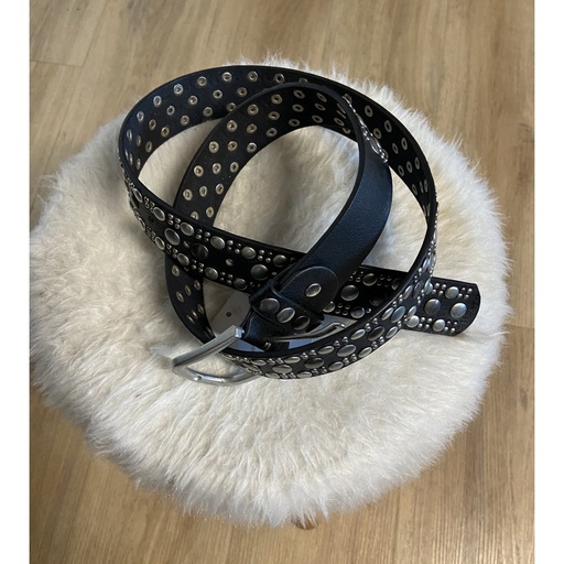 Ceinture multis clous